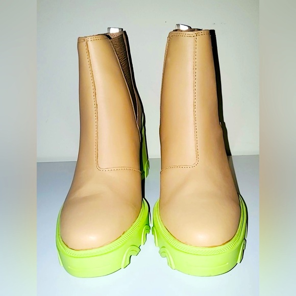 Sorel Women's Brex Heel Chelsea Boots Size: 10 NWT - Picture 3 of 12